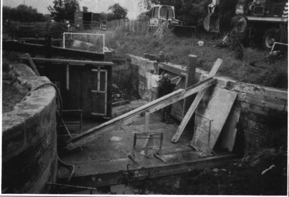 CCT work on top gates at Whitminster Lock in 1996